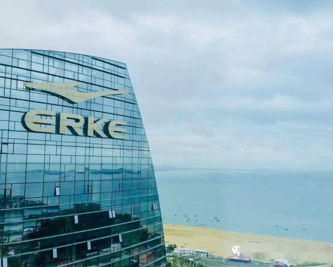 访谈丨鸿星尔克设计师来了