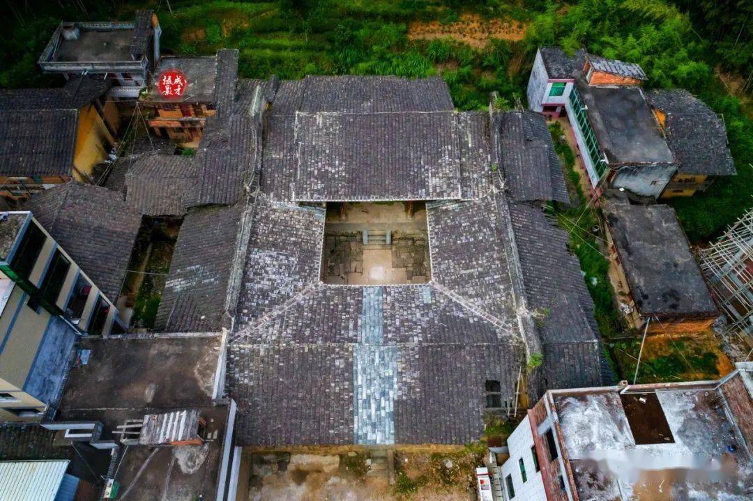 哇人民日报大版面报道永泰因为这个好火