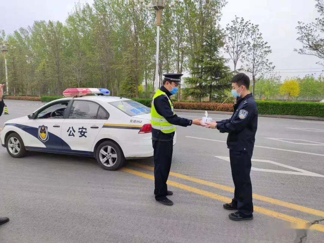 ウクライナ ウクライナ警察 制服 民警 警察 「スクエアリーフ