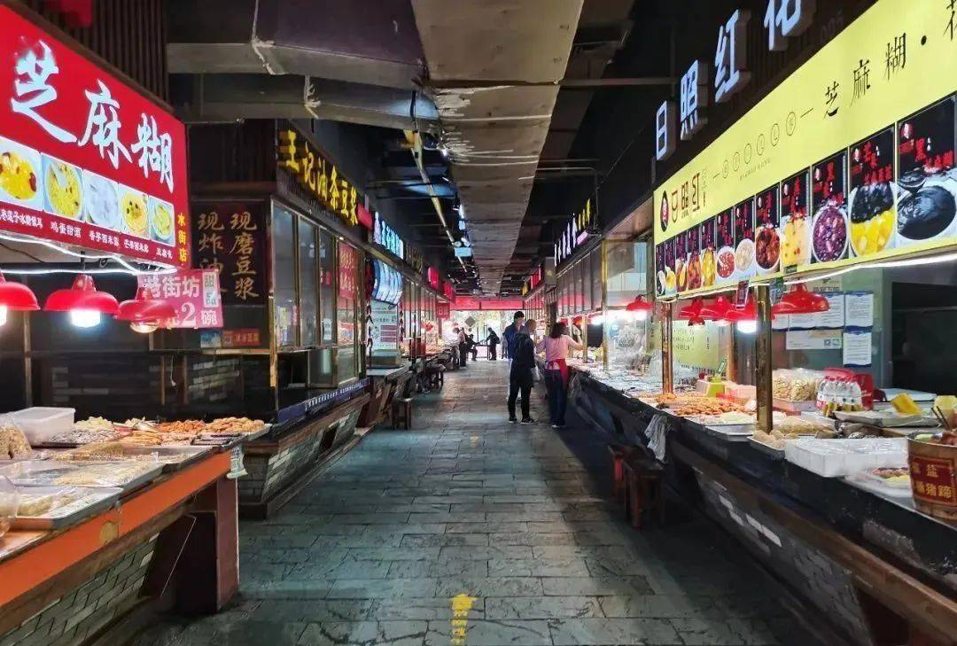 南宁华南城美食街图片