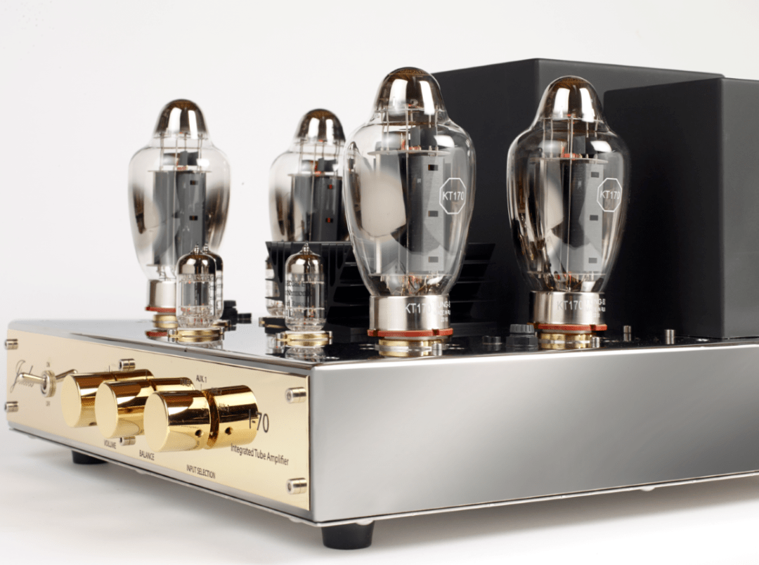 纯a类输入灵敏度:150mv偏压:自给式频率响应:10hz - 36khz电子管:kt