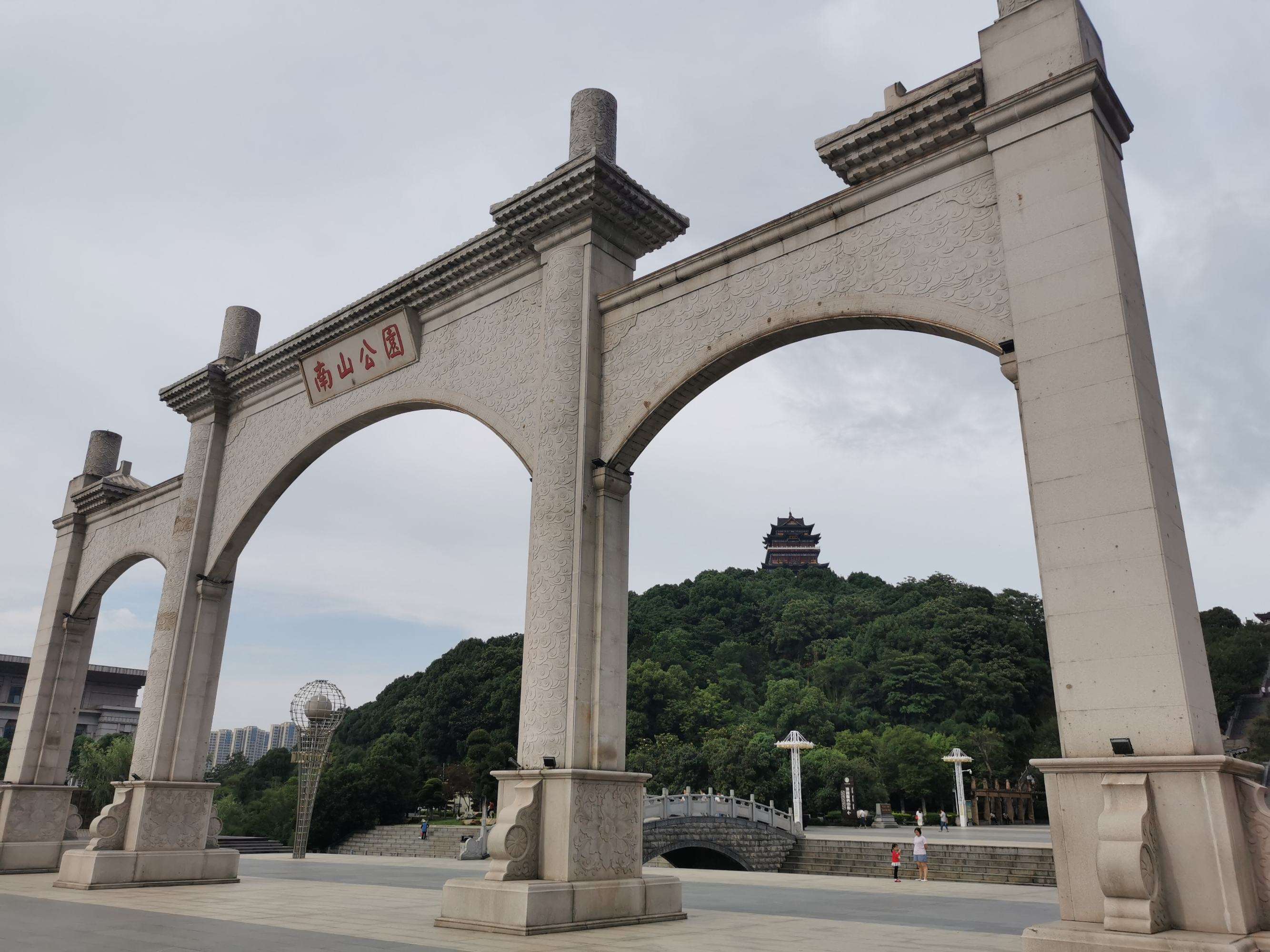 国殇墓园是中国最震撼人心的烈士陵园吗？ - 知乎