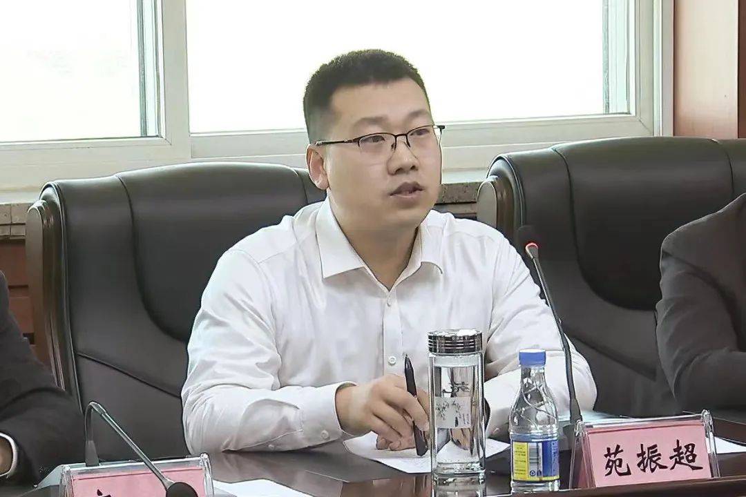 公开资料显示,2005年9月,18岁的苑振超到清华大学