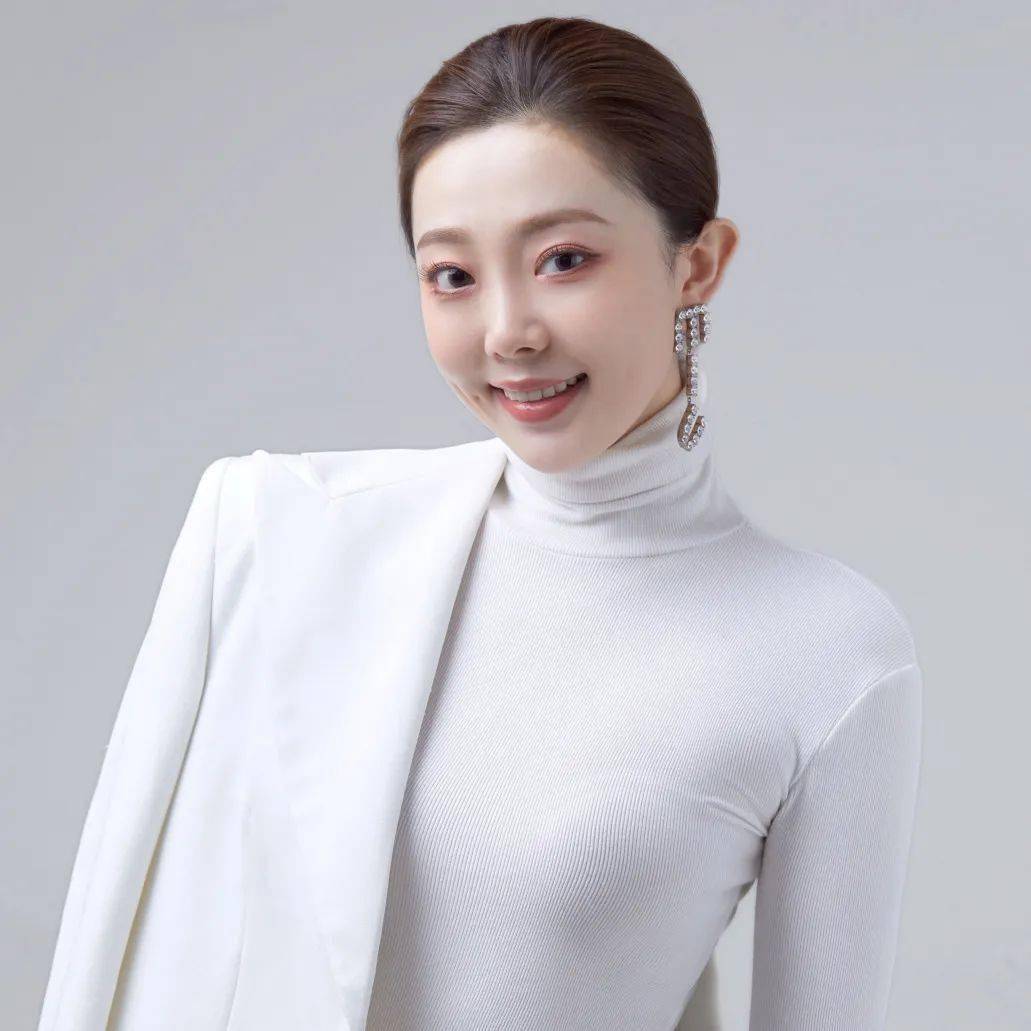师从宋长荣,刘琪,赵乃华,宋丹菊,张艳红,吕慧敏,李艳艳,王晓燕,张涓等