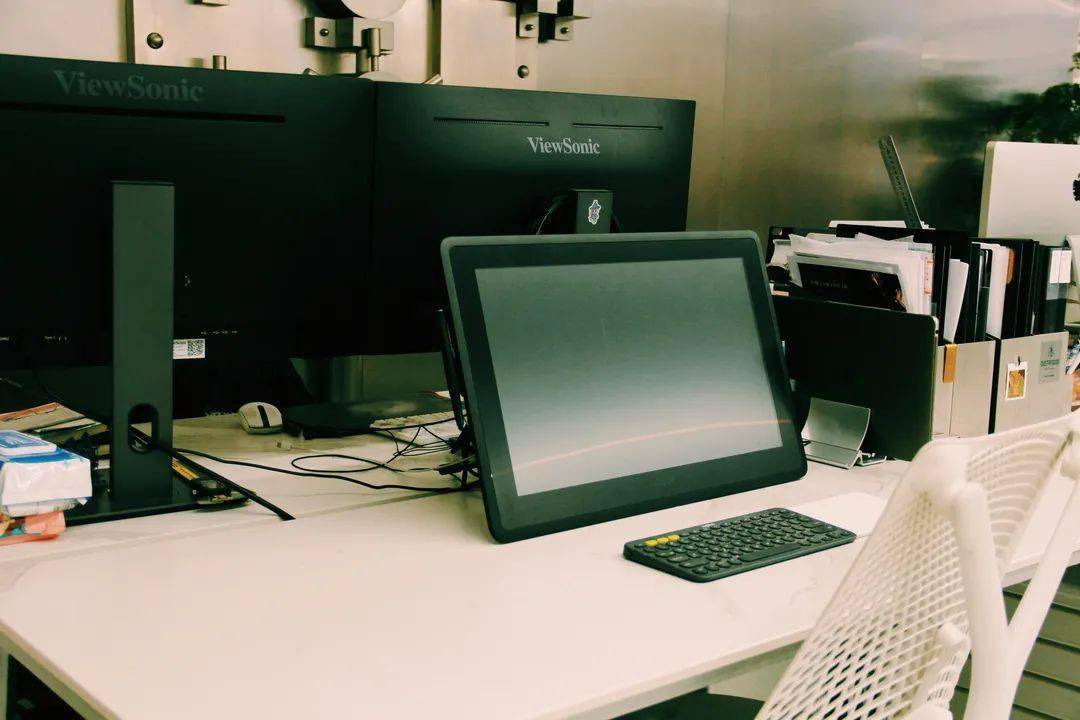 最后是任哲工作室的私人会客区.