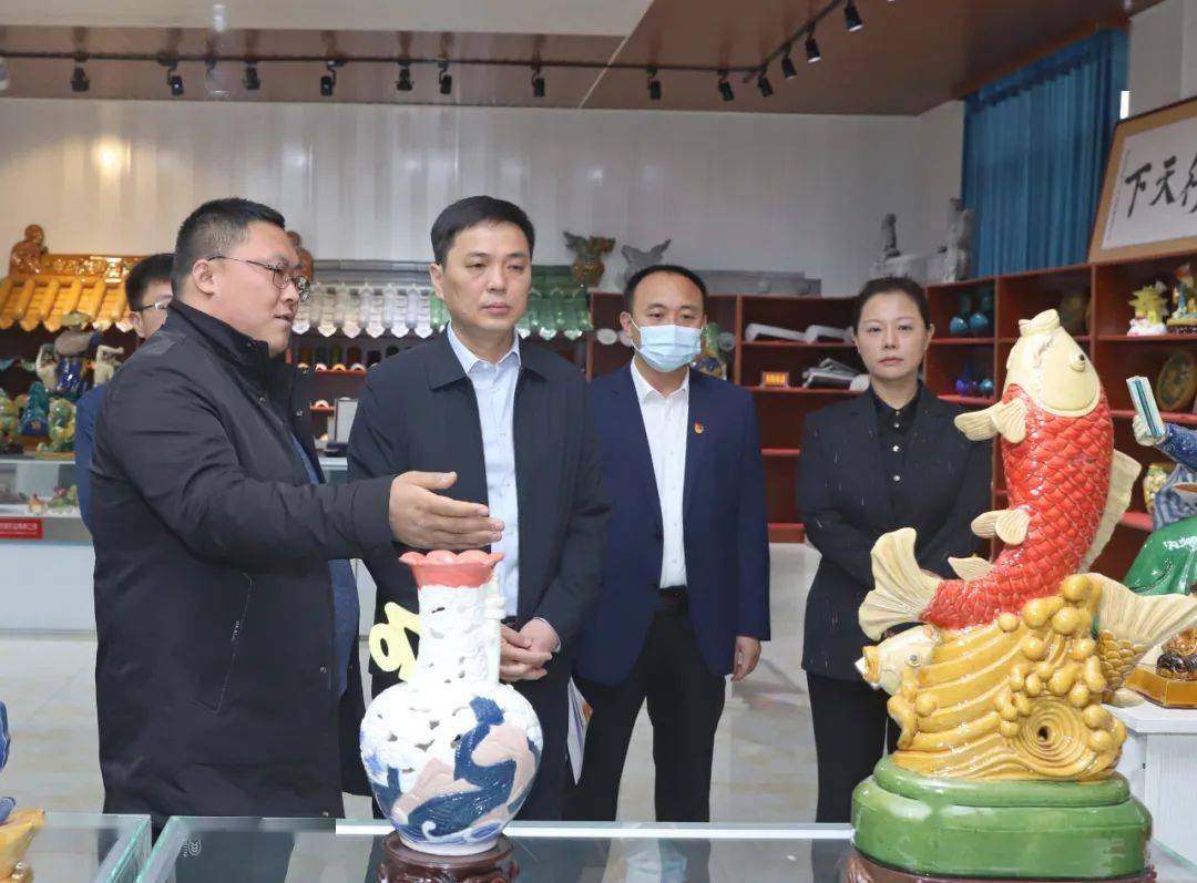 王云在城区街道调研时强调统筹疫情防控和经济发展67