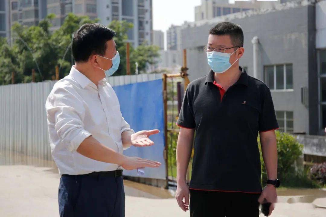 柳城县县长何韬调研教育重大项目建设