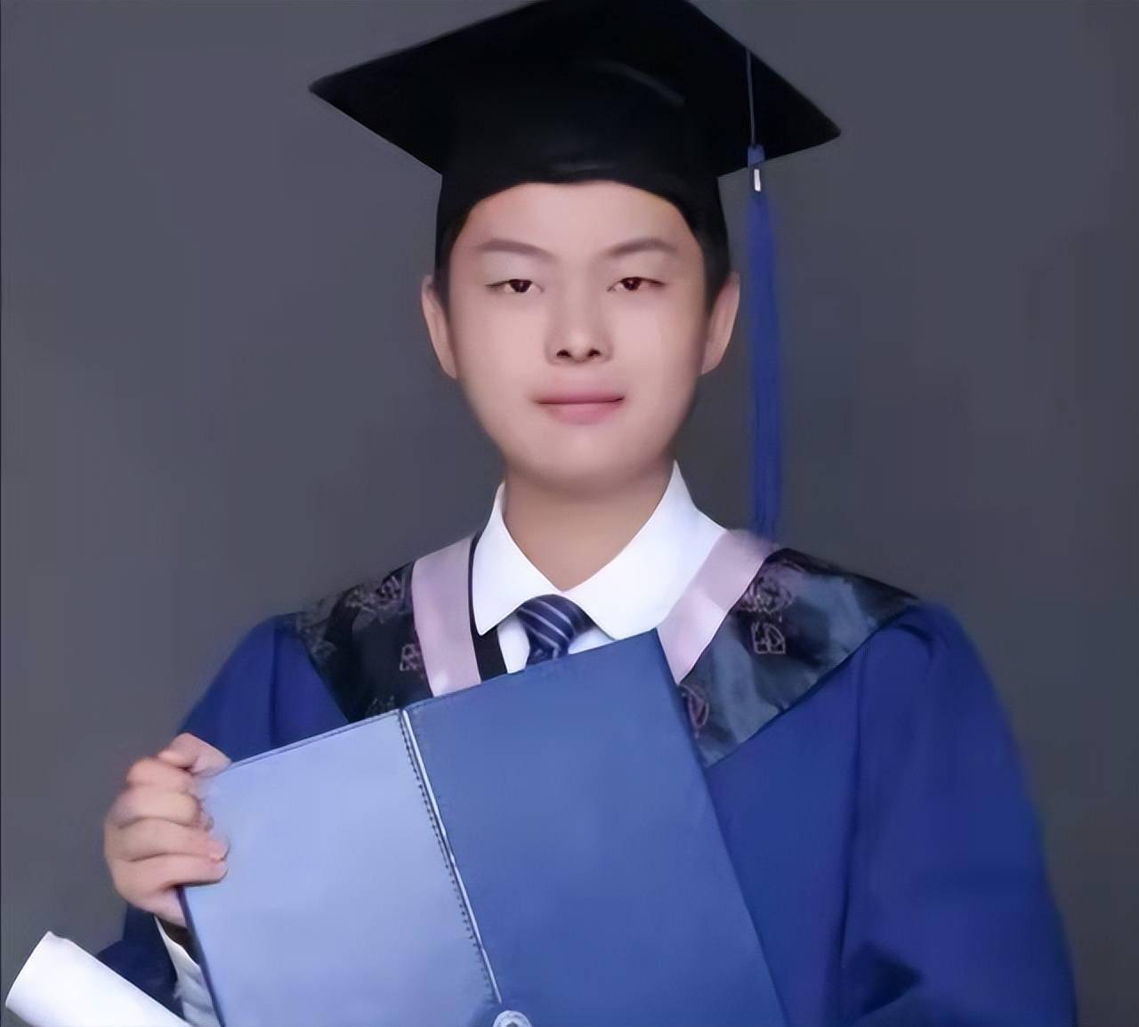 4岁雪中裸跑,8岁读大学,13岁读博士,揭秘天才神童的成长史_何烈胜