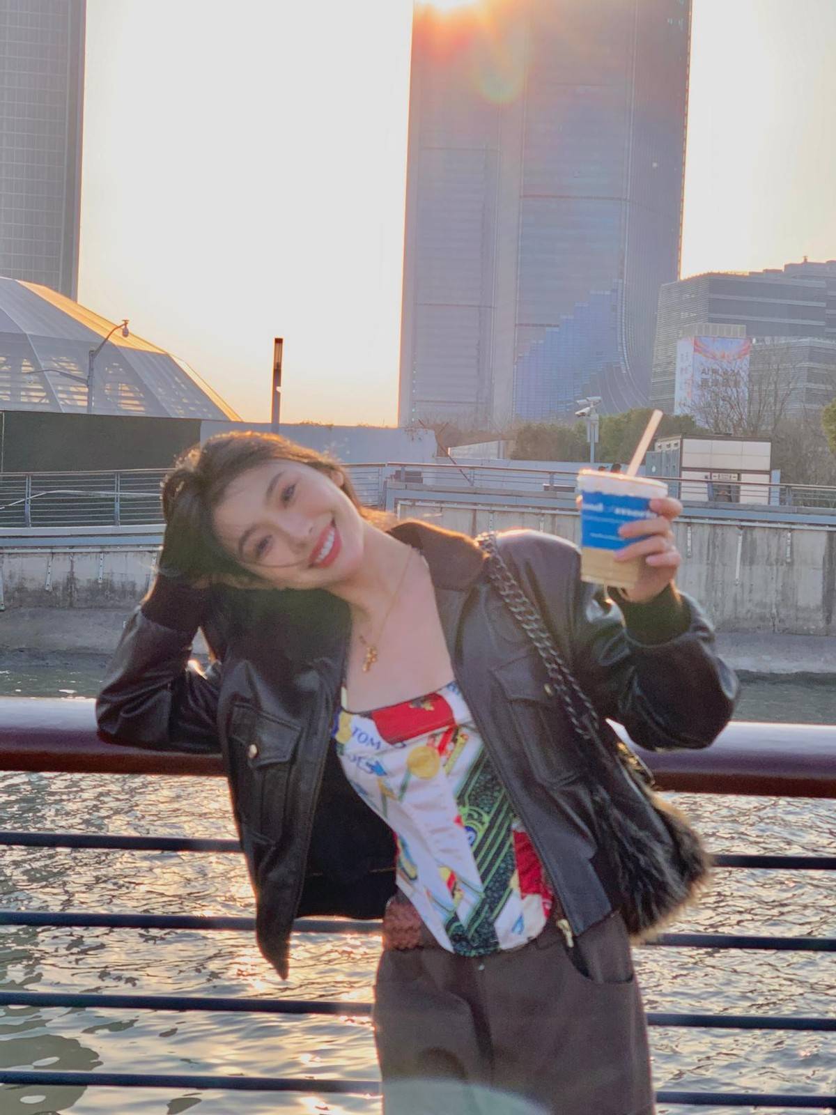 原创卓识近况18岁篮坛第一美女身材曼妙神似易梦玲1米87大长腿