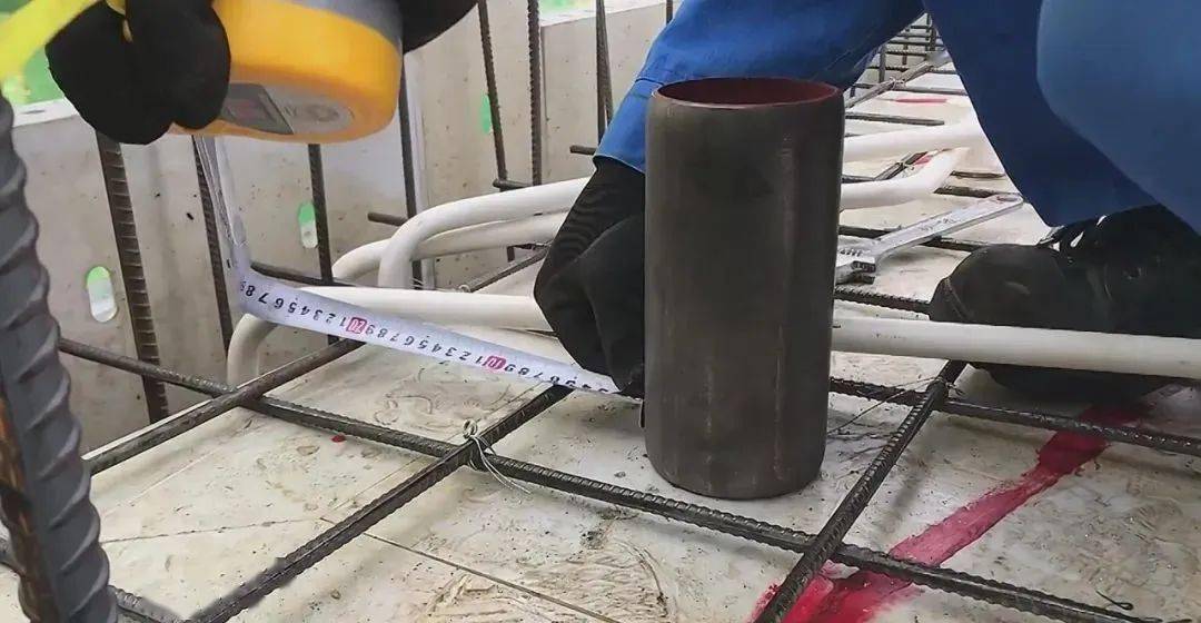 铝模穿楼板套管如何快速精准定位?