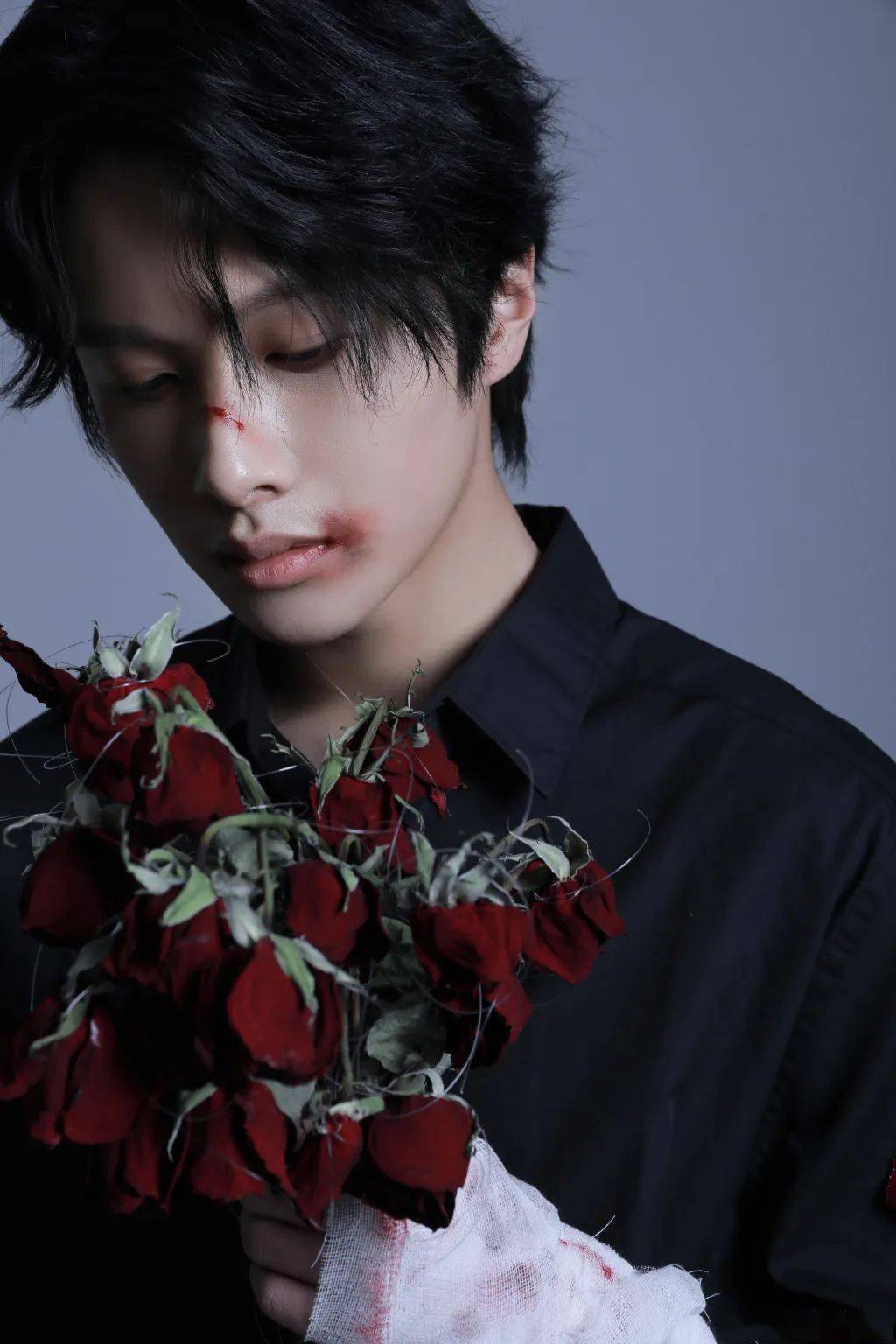 每刻美丨别有味道的伤痕妆