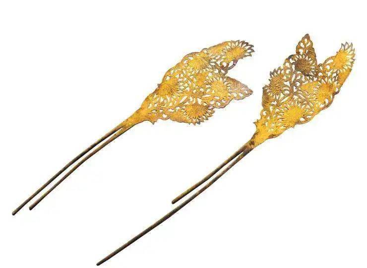 鎏金菊花纹银钗2件,陕西省历史博物馆藏唐钗有实物出土,并且也有在钗