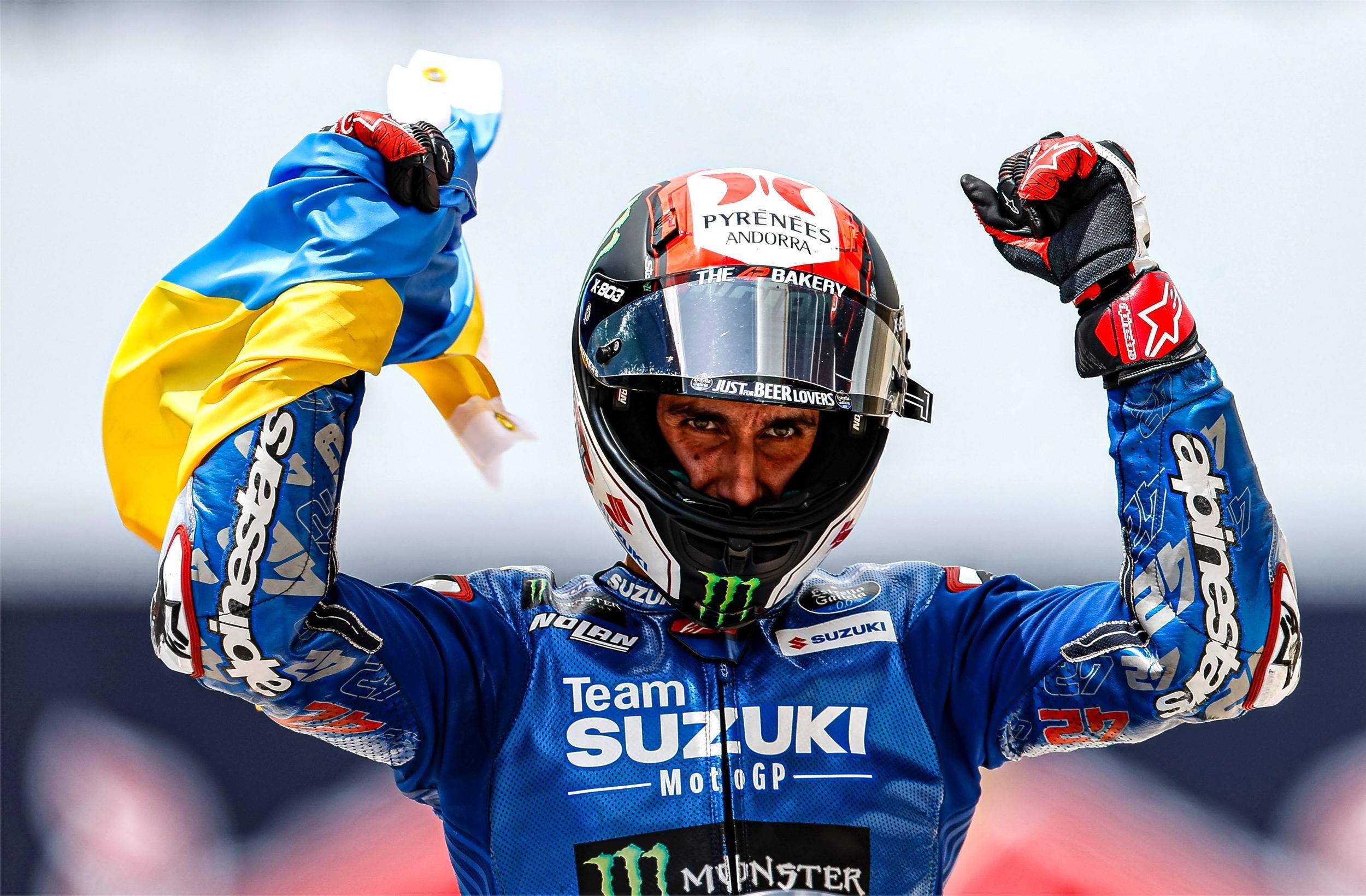 比赛的现场,多位曾经为 suzuki 获得得过分站比赛三甲的车手也出现在