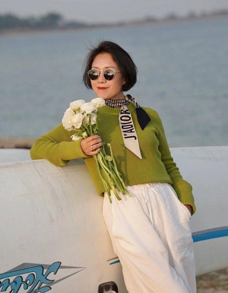 有品位的女人绝不扮嫩看看这些中年妇女的穿搭时尚高级又减龄