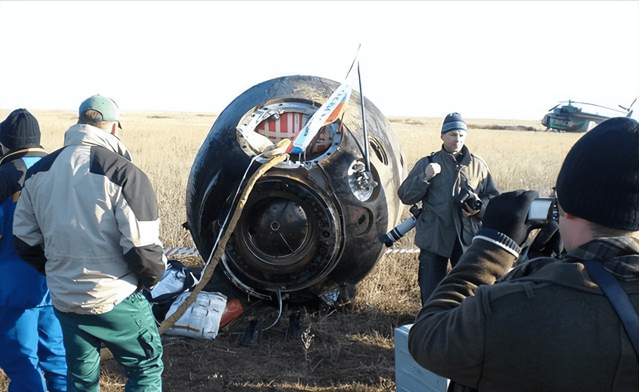 联盟号返回舱这么小?不及神舟,还没新一代载人飞船缩比返回舱大