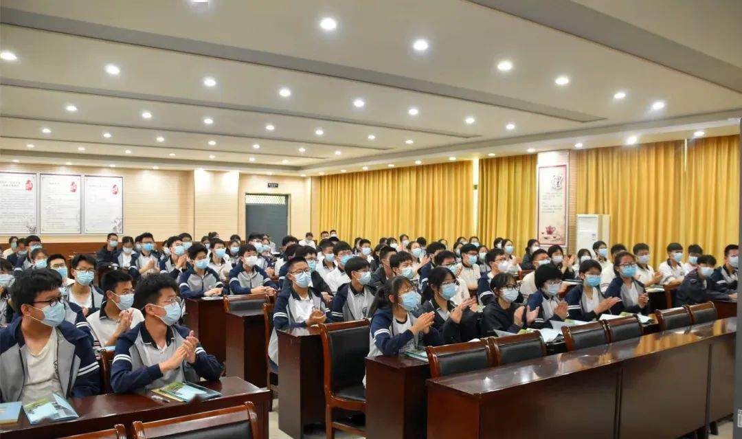 相约一中梦圆中考郑州一中竞赛部主任张甲到校开展数学备考讲座