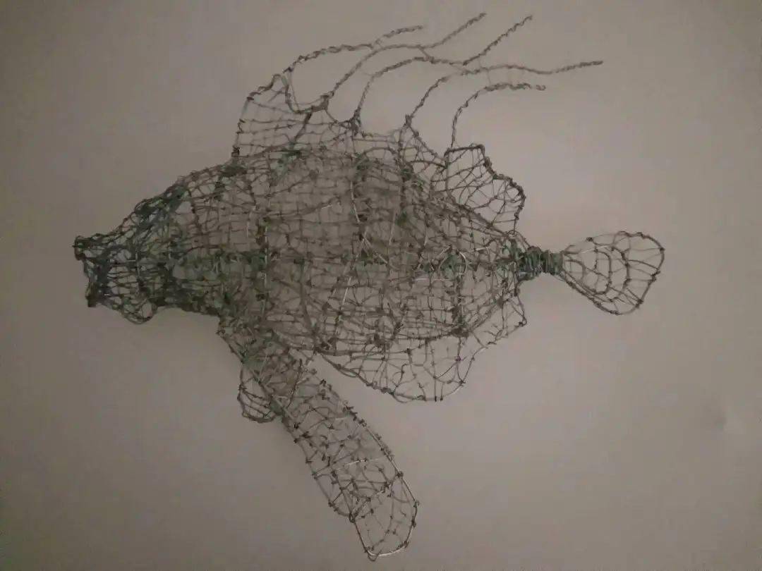 江城现实缝隙中潜藏的独立思想100微个展