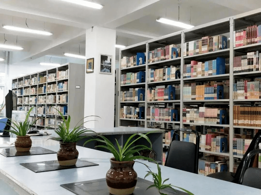 世界读书日49所川内高校图书馆大pk看看你母校上榜了吗