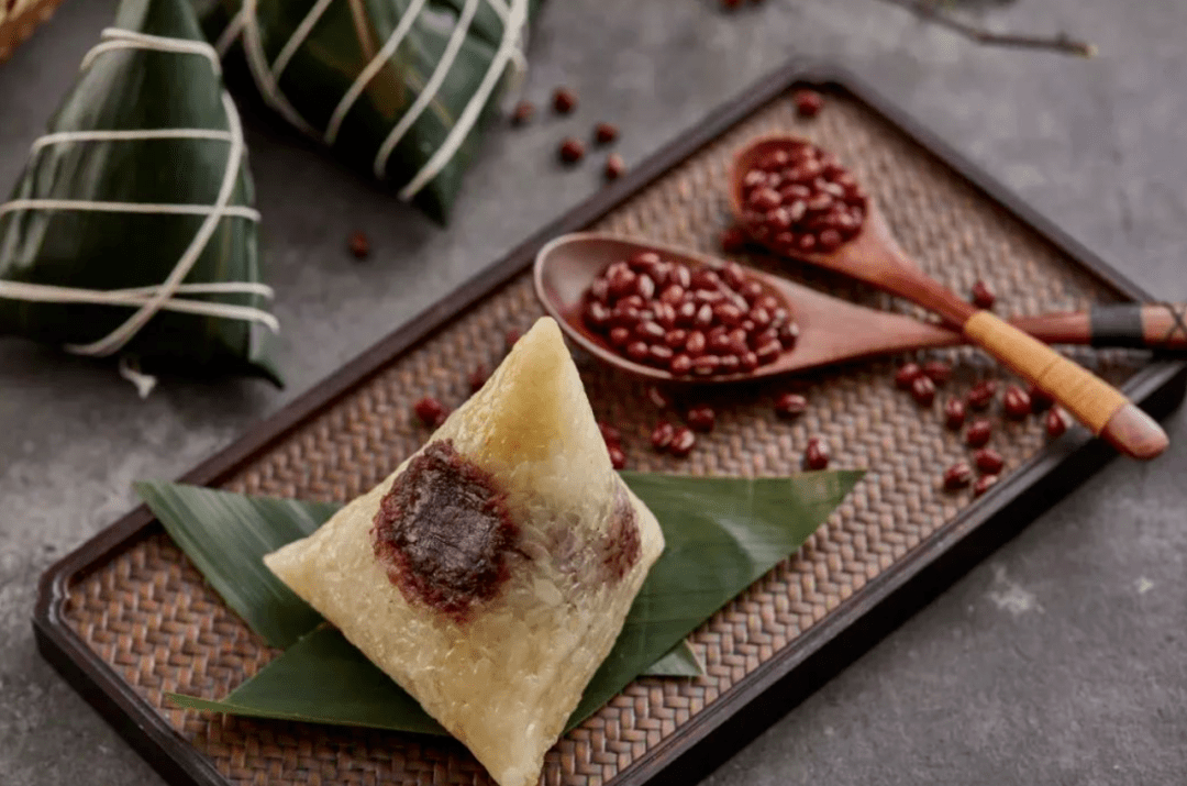 新鲜上市今年的五芳斋粽子来啦咸粽甜粽我都要