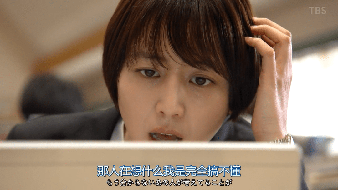 那个实习生大怒,不合适你不早告诉我?浪费我这么久时间?