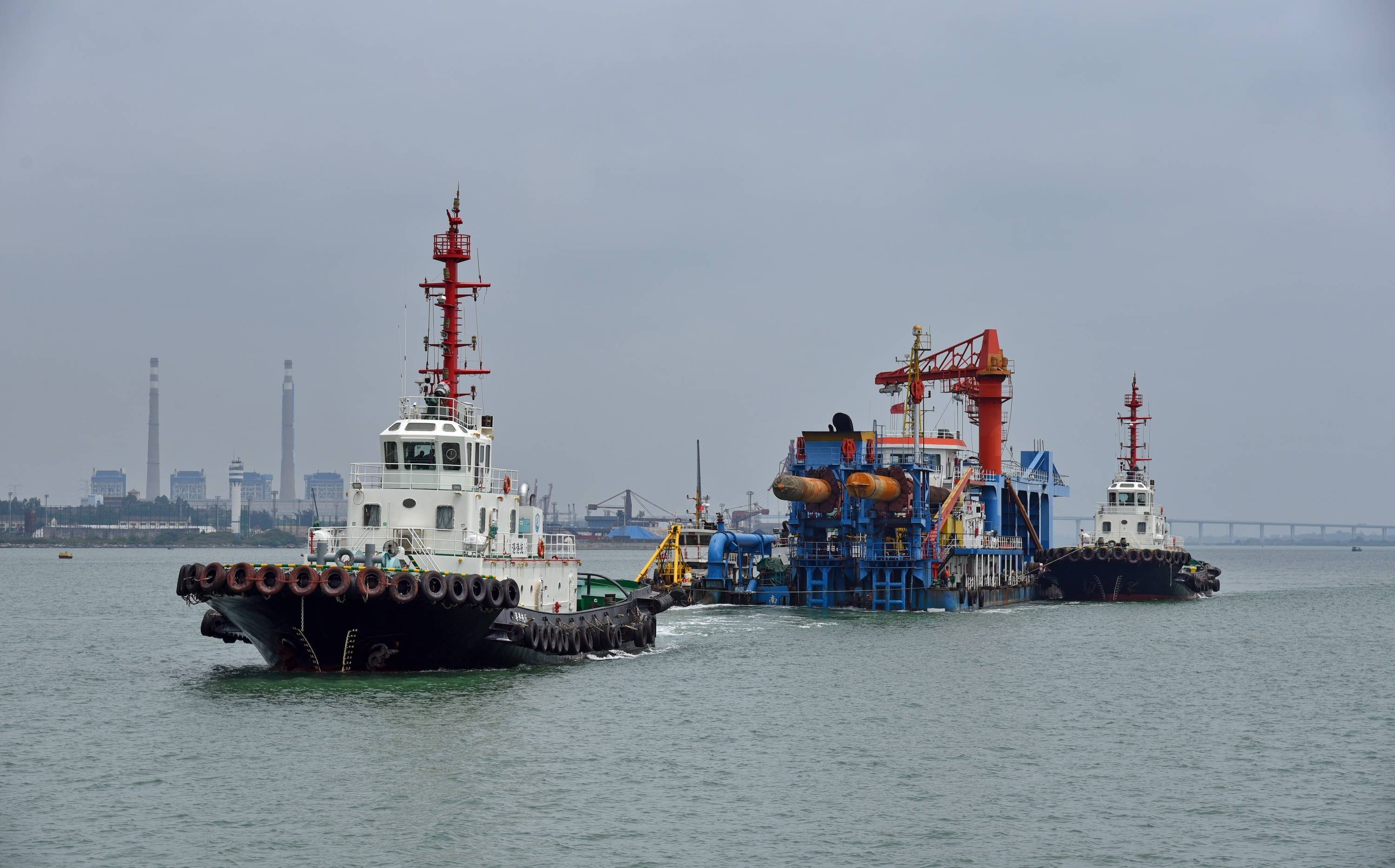 湛江港拖轮长航拖带"长狮7"出港入大湾区_作业_航道_水道