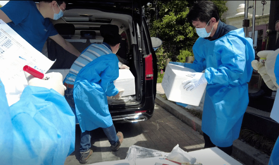 疫情之下,来看这个小区志愿者的暖心故事_物资_居民区_范融娣