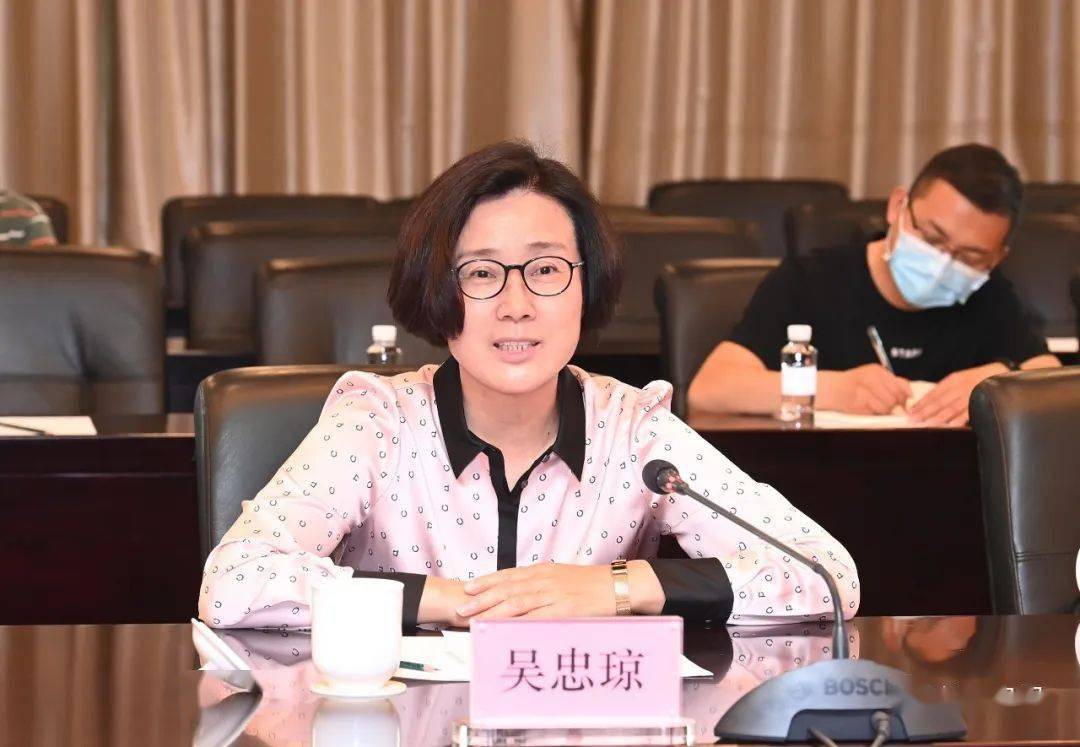 市委常委,市政府副市长何琦,市委常委,秘书长,办公室主任孙敏,区委