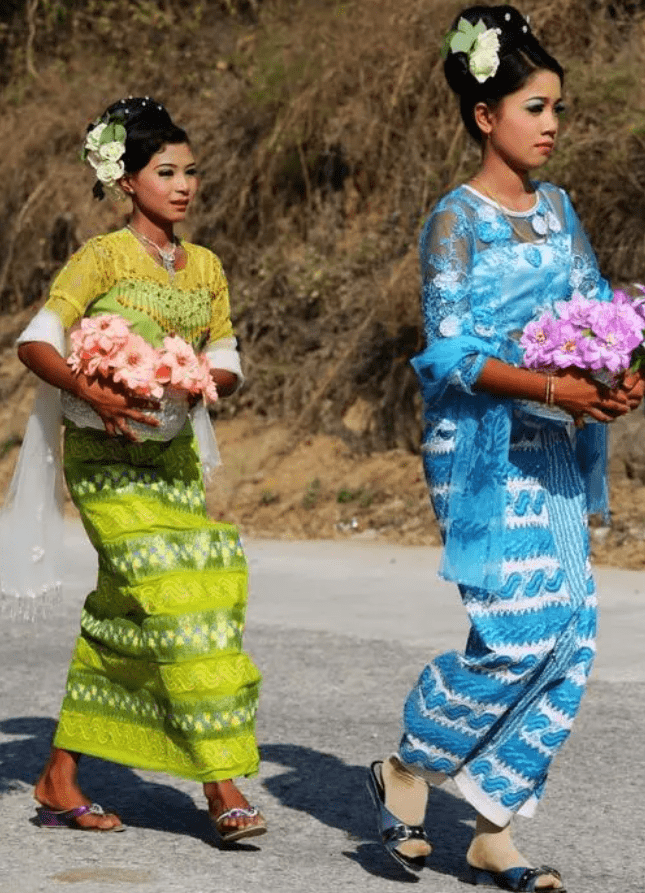 袜子这种东西,对于缅甸人来说穿起来捂脚,又不容易晾干,实在是一种