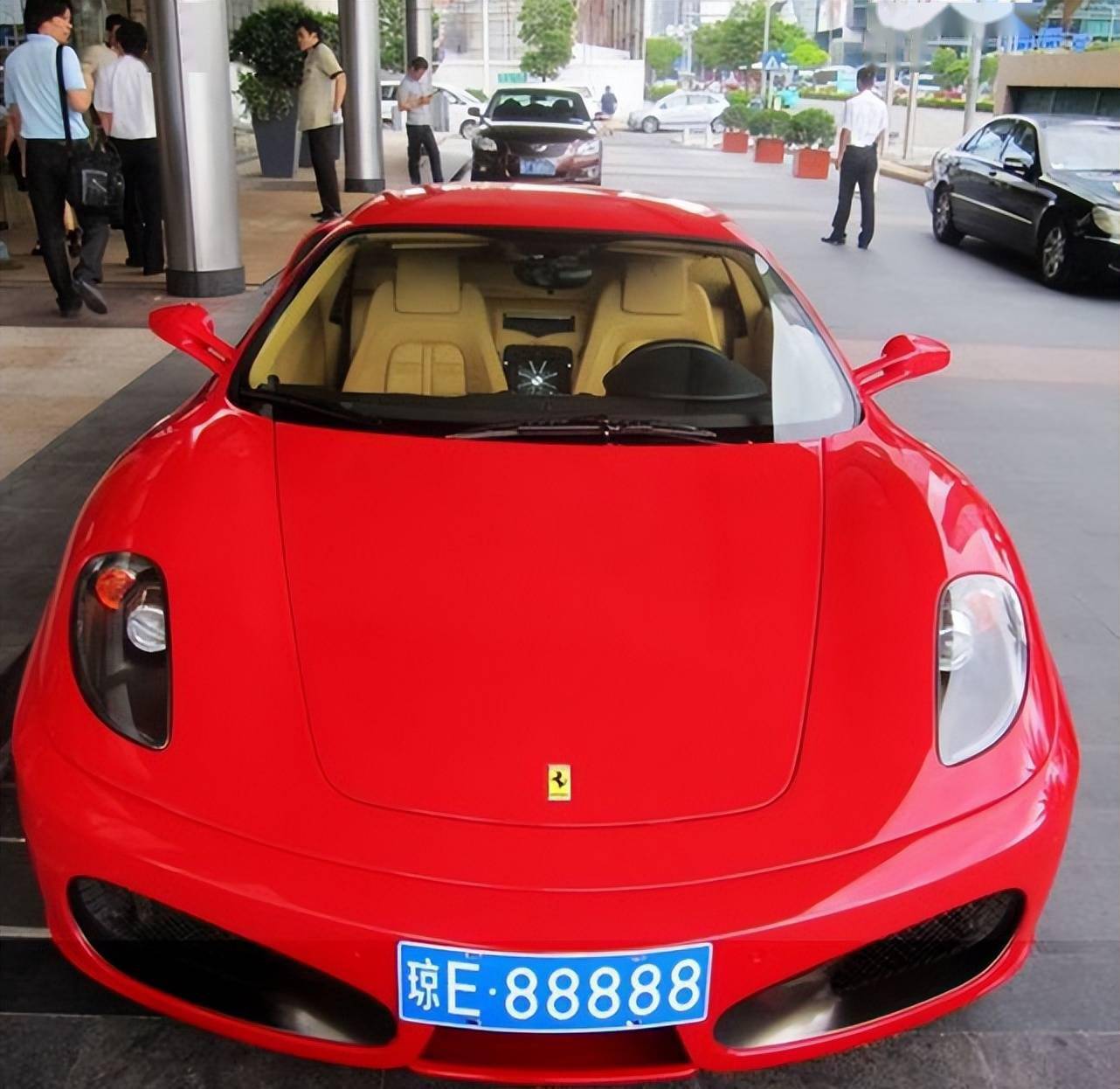 海南的五连号f430,车牌88888,车子曾遭遇他人"毒手"_搜狐汽车_搜狐网