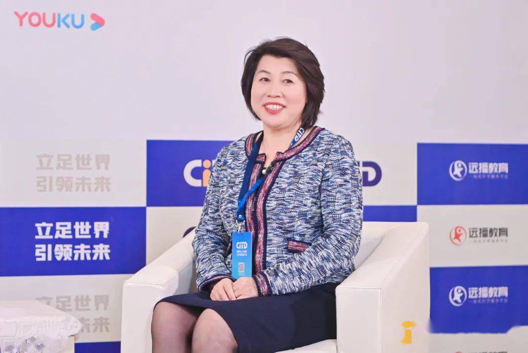 青苗国际双语学校中方总校长王淑艳一年树谷十年树木百年树人