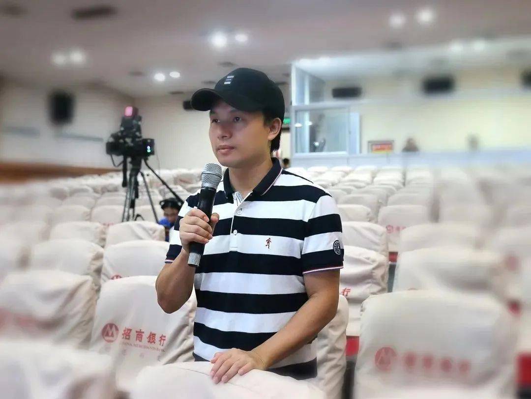 我身边的优秀劳模张勇民践行初心使命文艺服务人民