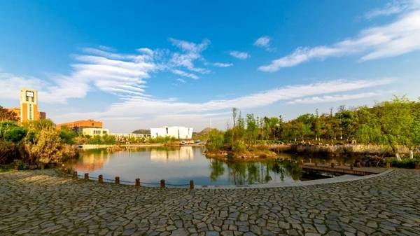 罗荣彬代表:加快贵州文化旅游学院建设步伐_安顺_的发展_王键