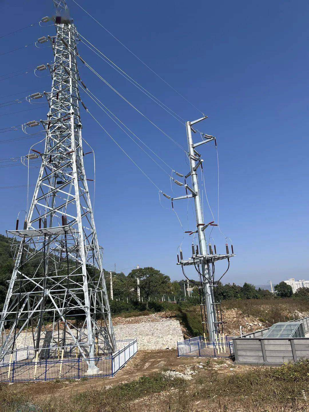 各式各样的电缆终端塔50张高清照片版