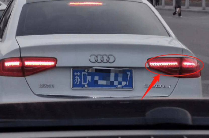 江苏遇到新款奥迪车标充满嘲讽路人欺负我不懂车吗