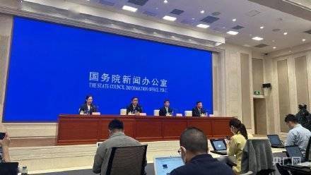 国家卫健委最新回应：中国防疫政策为何不能躺平