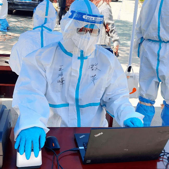 华亭芳菲感谢有你丨王海云用责任和担当书写巾帼战疫