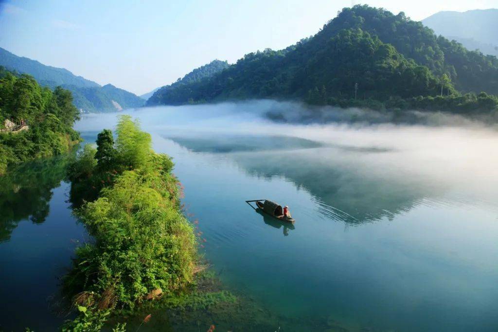 广州出发1.5小时！3个省都离不开的周边游胜地，奇山异水间藏着吃不完的美食！