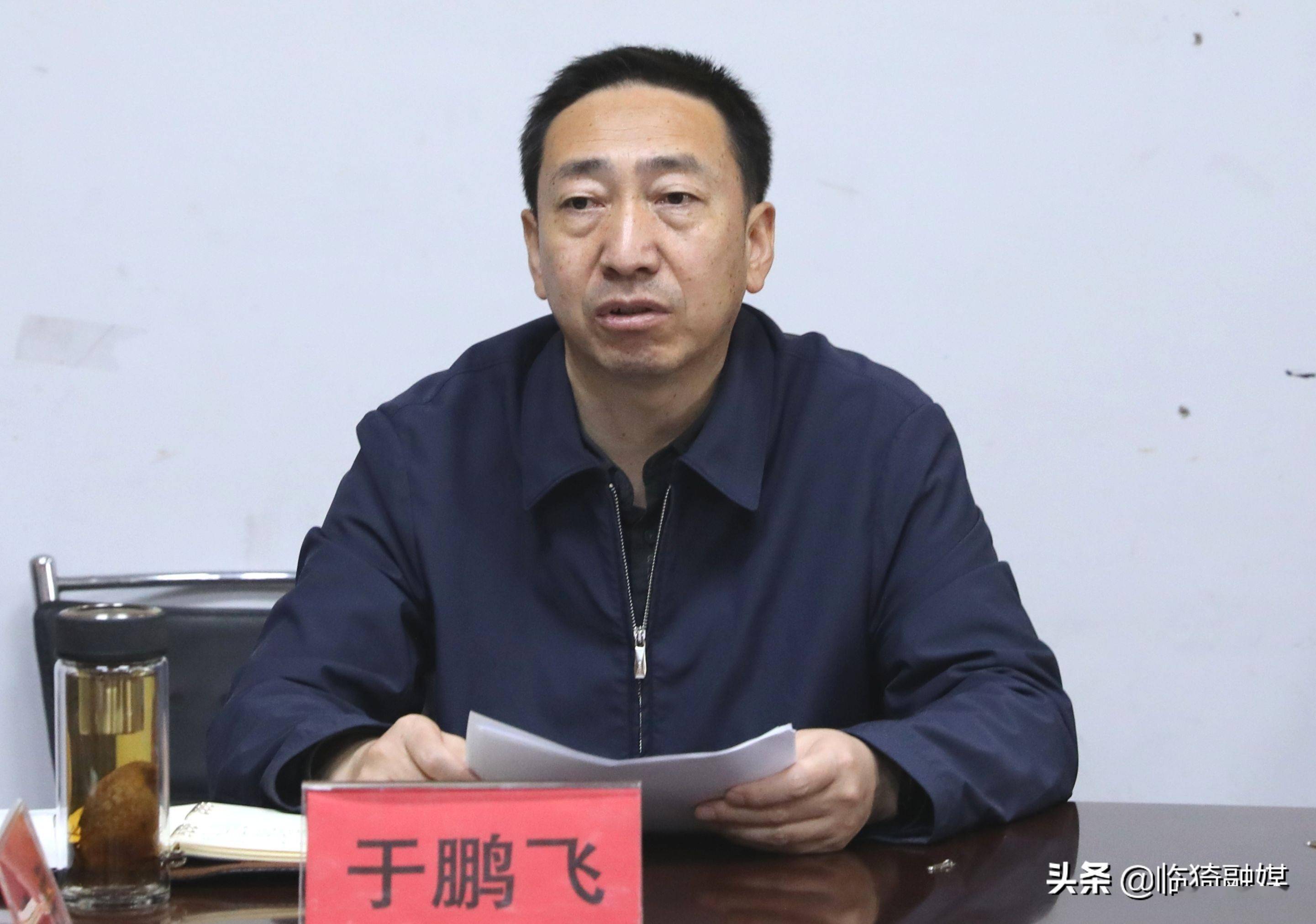 4月28日,临猗县委书记于鹏飞深入猗氏镇马营村,围绕抓党建促基层治理