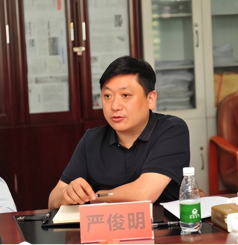 严俊明秘书长协会执行会长,秘书长严俊明介绍了成都工业互联网3d