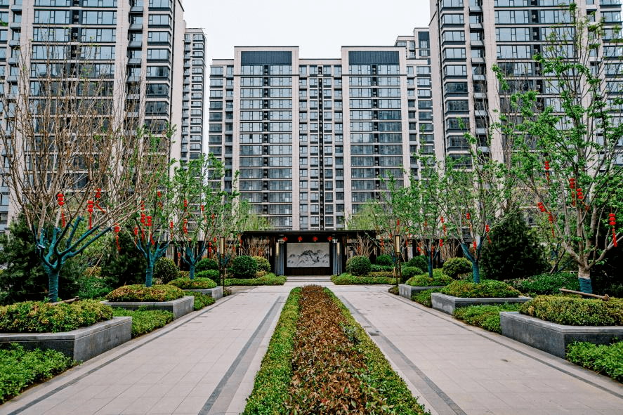 海信岱岳府交付实景图2022年4月25日,历时1200余个日夜的匠心坚守