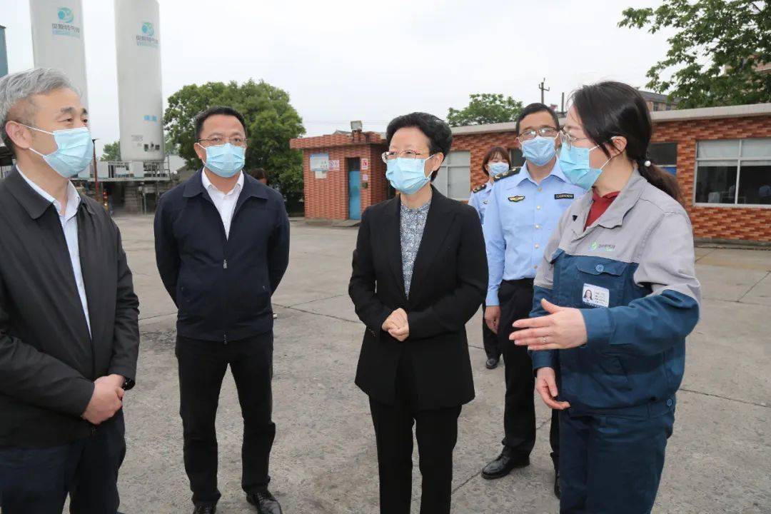 区委常委,常务副区长钟永明参加.