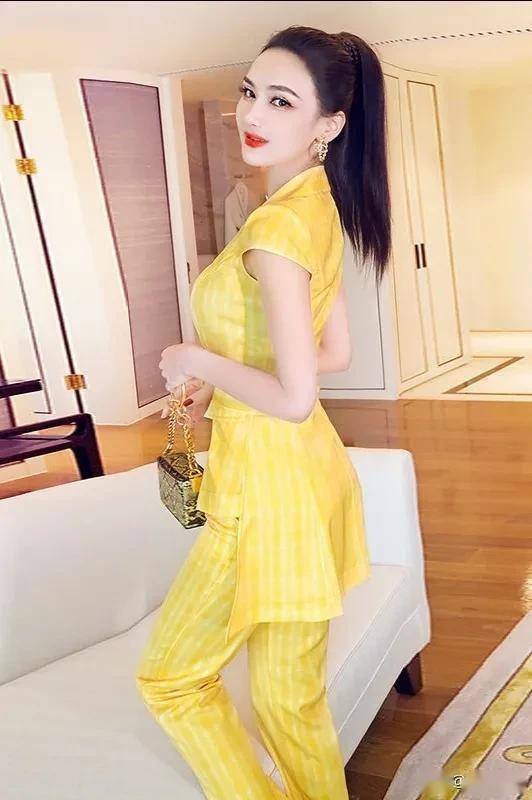 丽人行精致的女人靓丽的模特