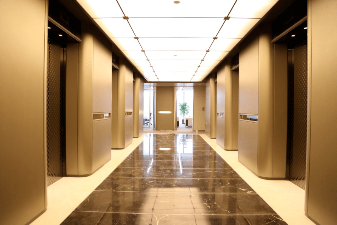 303米绿地中心写字楼直接放价_济南_商务_企业