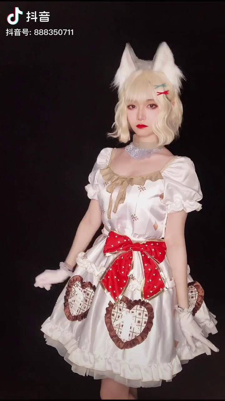 奶油派是几个人心中的白月光cos和平精英吃鸡女孩