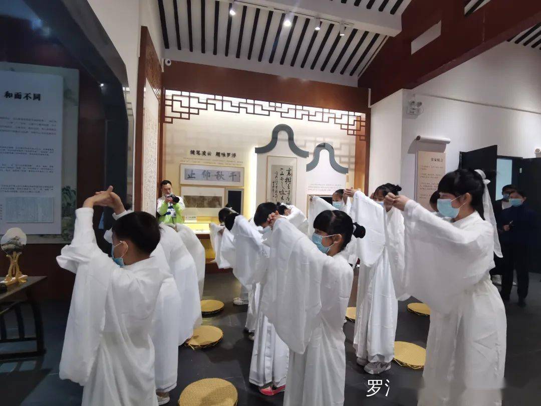 感受到了中华民族传统文化的源远流长与博大精深,领略深厚历史文化