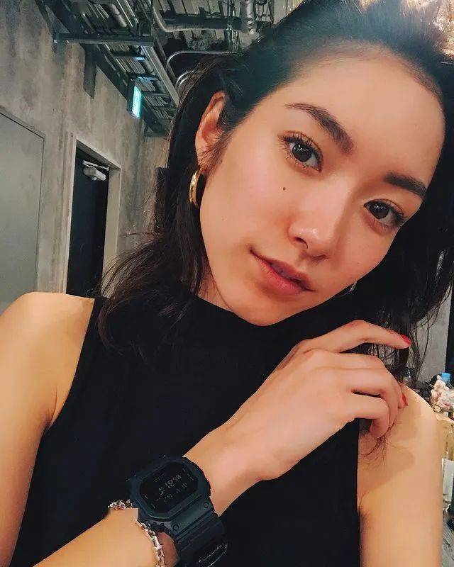 吉田沙_身材_气质