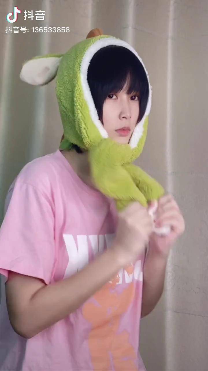 全球高考秦究cos这样的监考官满意吗