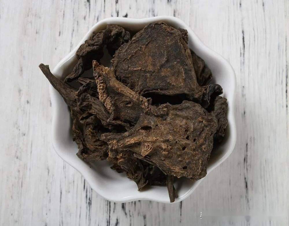 张仲景《金匮要略》中就有"乌头煎"治寒疝之方,因其辛温大热,具有较强