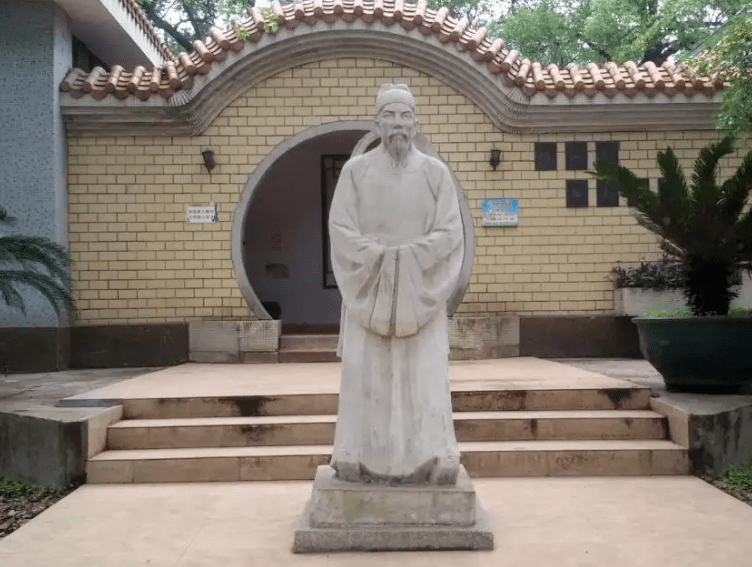 张九龄纪念馆位于韶关市曲江区马坝人遗址景区内,为韶关唯一的一座