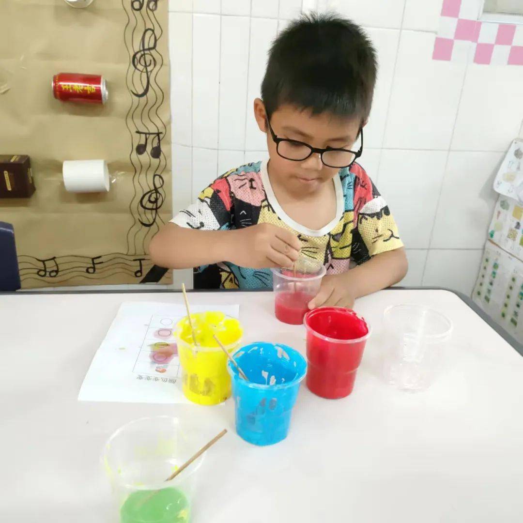 雅正幼活动颜色变变变雅正幼儿园小班级科学区域探索活动